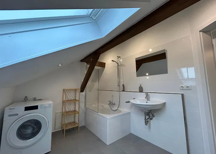 Апартаменты Perfekt Fuer 2-4! Kueche Garage S-bahnhof Flughafen *